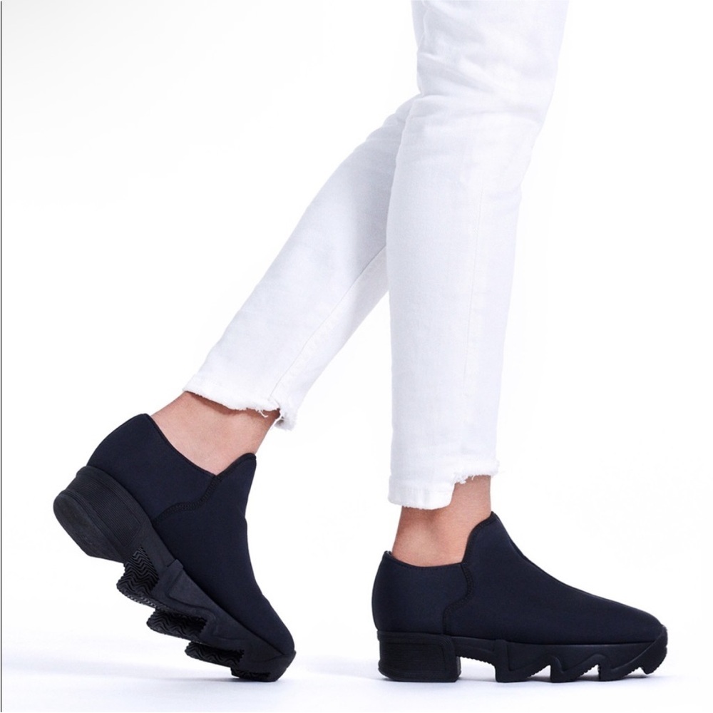 iRi | Unisex Black Neoprene Low Top Sneaker Size 35 5W
